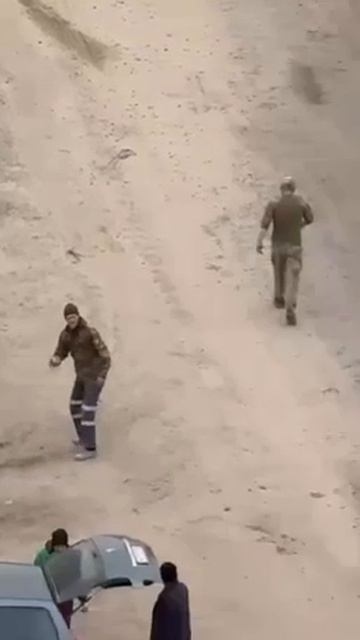 Облава ТЦК на стройке пошла не по плану. Работяги самоорганизовались и дали жесткий отпор 1