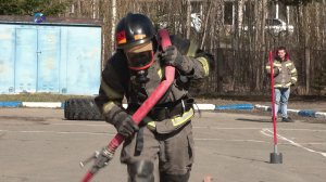 В Карелии День пожарной охраны России отметили соревнованиями профмастерства