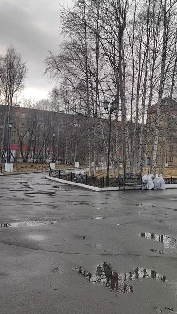 Апрель всё.Май идёт в Инту.🌅 И на планету Земля.