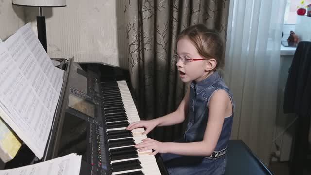 ПЬЯНОЕ СОЛНЦЕ  (cover Alekseev ), Виктория Викторовна, 7 лет