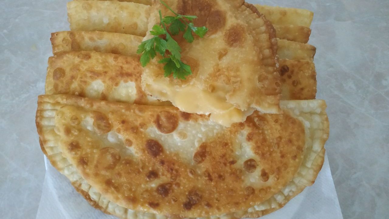 Чебуреки с сыром