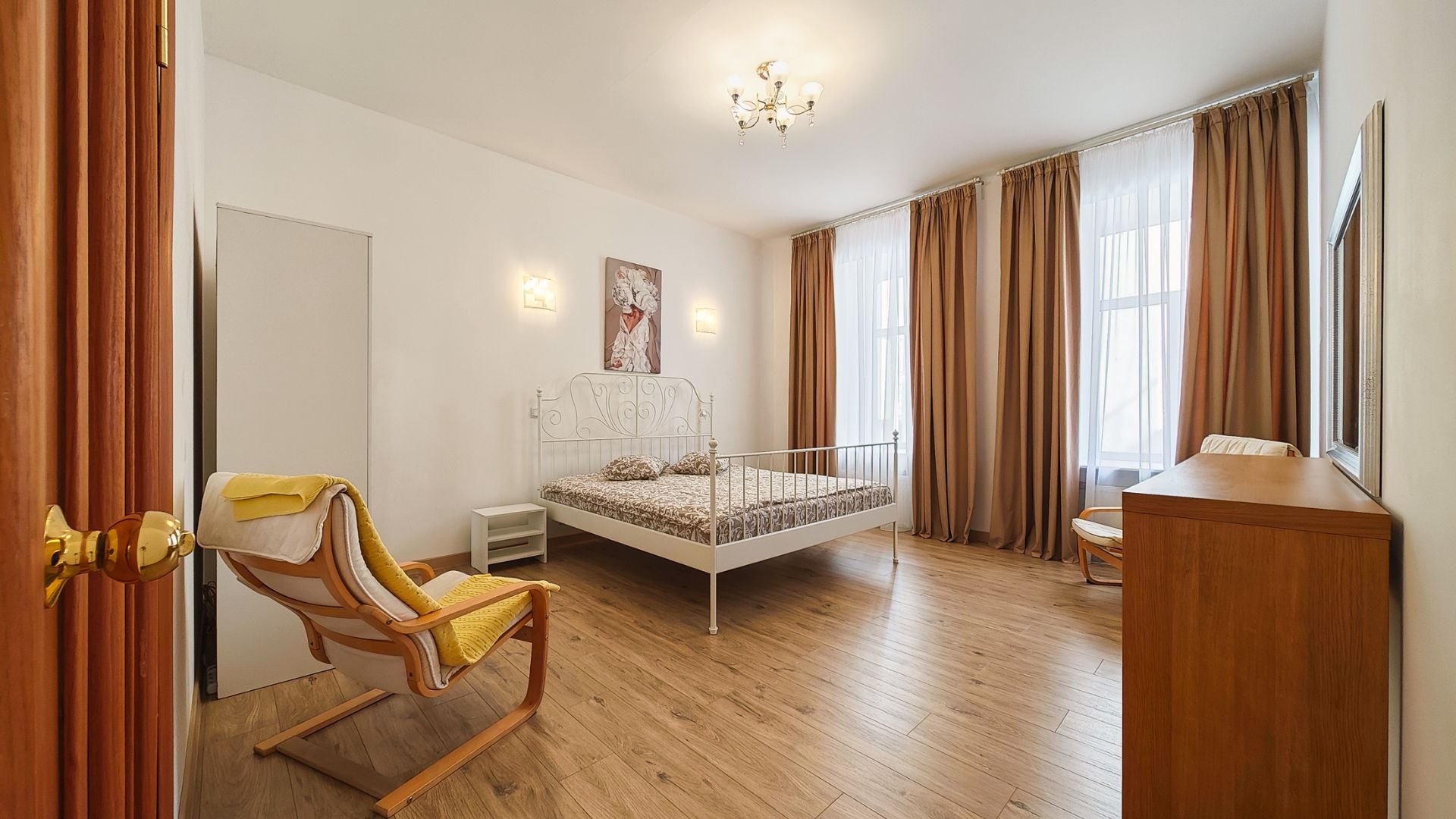 3 спальни, лифт, вид на площадь: Пушкинская 10