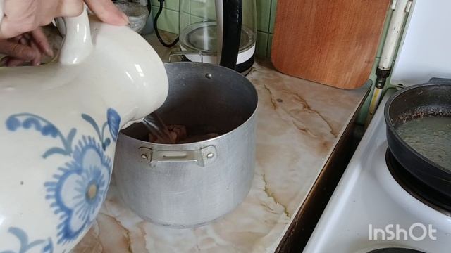 Фокусник.Отбила атаку тяпкой.Тортик из остатков.