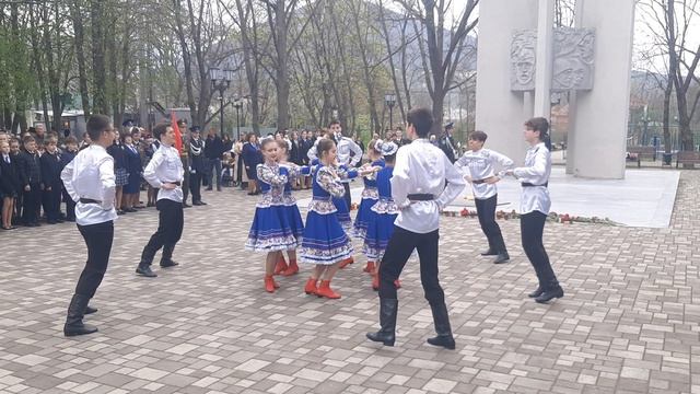 Ансамбль Казачье раздолье - Военная пляска
