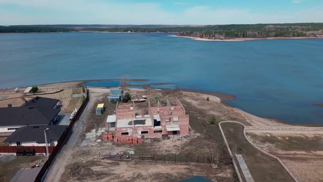 Земля на остраве. Красивое место.