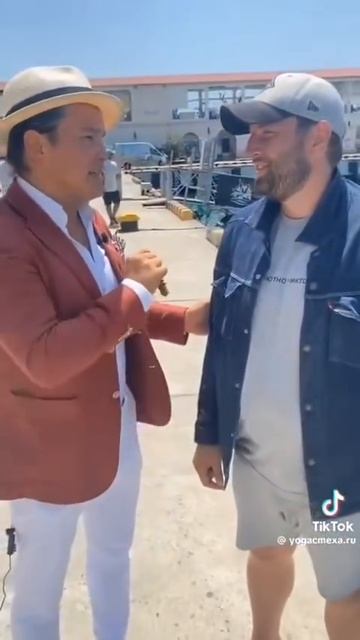 Как я учу людей смеяться:)