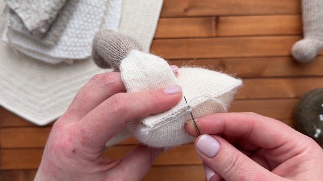 мк «Элегантная овечка» пришиваем нижние лапы