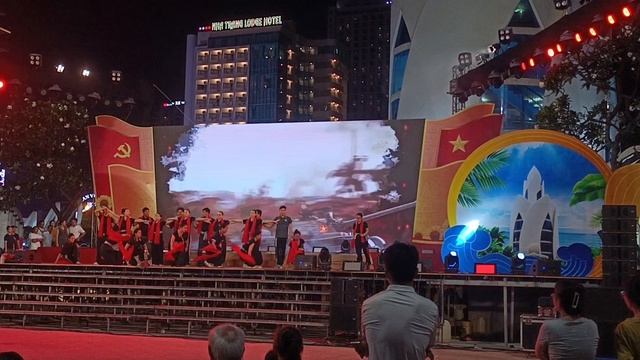 ДЕНЬ ПОБЕДЫ-2026 В НЯЧАНГЕ БОЛЬШОЙ КОНЦЕРТ.30 АПРЕЛЯ СЦЕНА У ЛОТОСА.ОБСТАНОВКА ПО КАЙФУ 