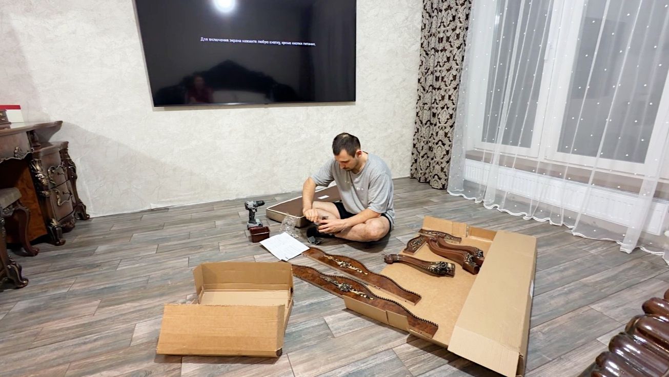 Успели в последний момент. Продолжаем обставлять спальню. Делаем ремонт своими руками. Строим дом.