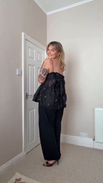 9c6b573a4a4efa4db57b78ce6a9379f2_720w