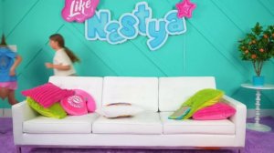 Nastya plays Talking Tom & Friends： World