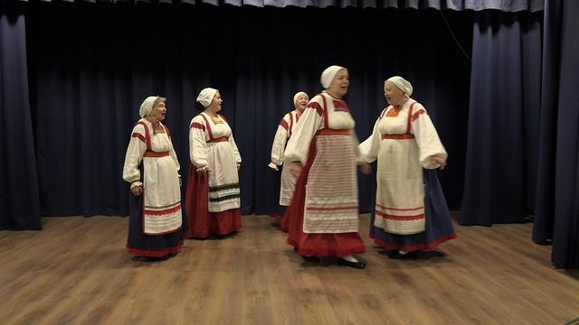 Пляска «колме» «Tulla Alla Lari La» («Тулла алла лари ла»)