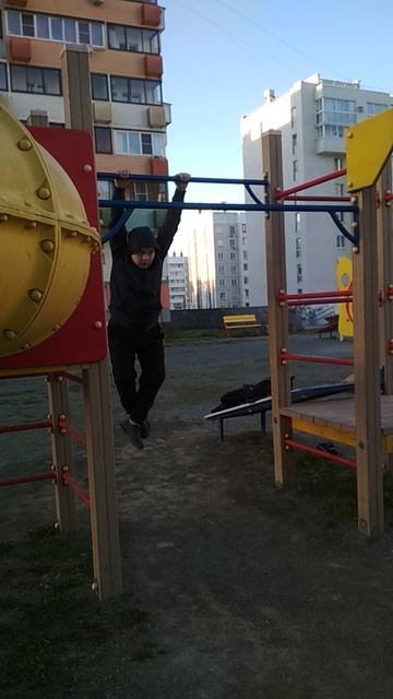 топорик на турнике