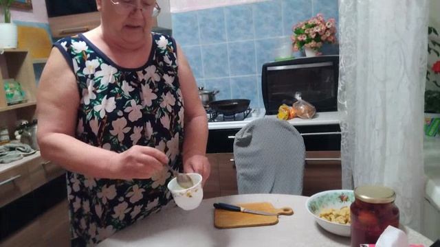 Не знаю куда мешки с деньгами девать.