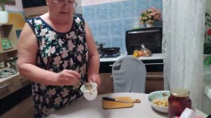 Не знаю куда мешки с деньгами девать.