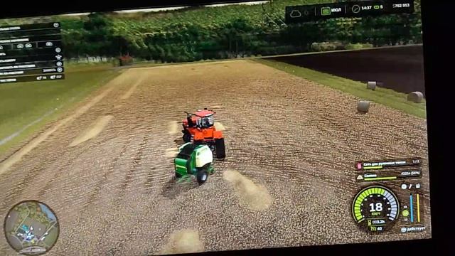 Лисана пробует работать на тракторе в FS 25