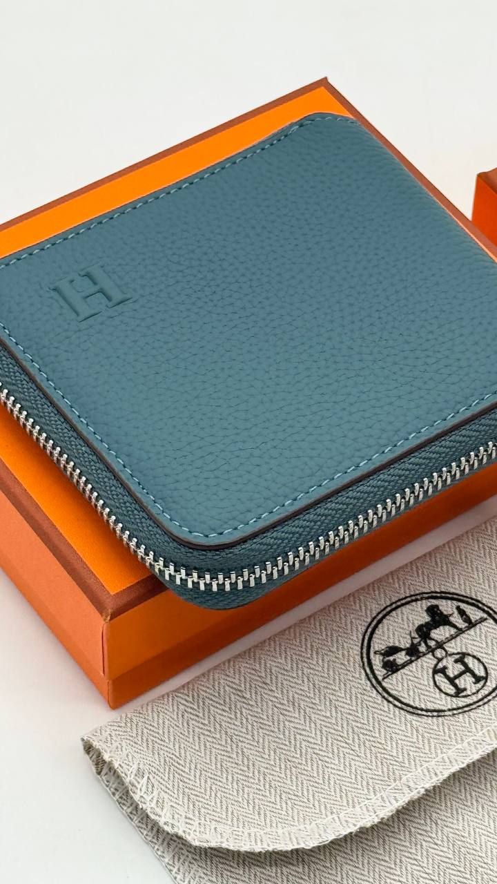 Эксклюзивный кошелёк Hermès.