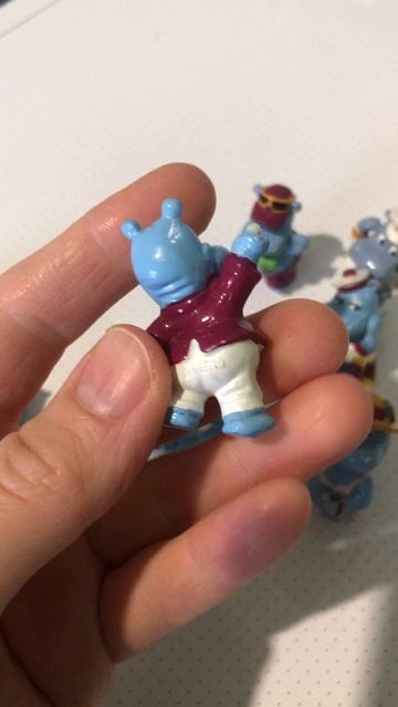 Киндеры 90-е бегемоты на отдыхе