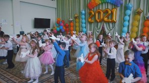 Танец с птицами на Выпускном в детском саду - а вы помните свой выпускной?