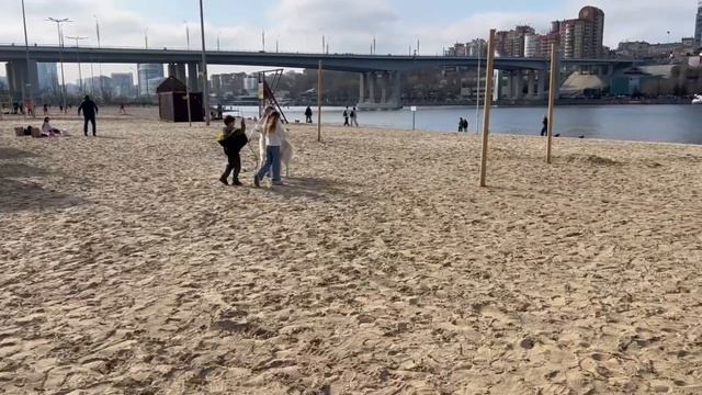 Дети и русская псовая борзая Зевс