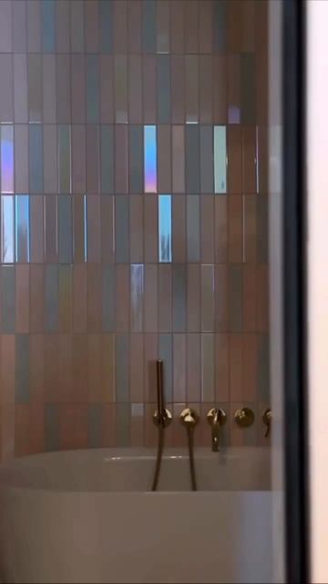 Интересная плитка 💫

Только взгляните на эту волшебную плитку