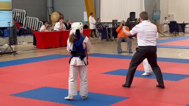 Лея Костылева 1 бой