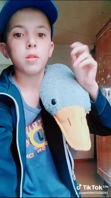 светик одевается в 😎