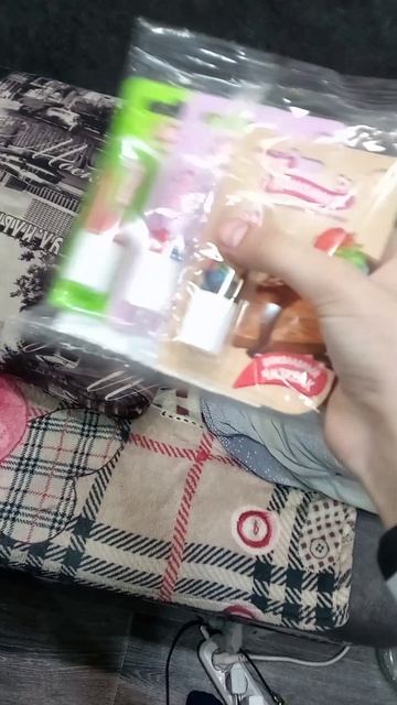 С вишней помады уже нет я её подарила младшей сестре 🪼🪼🪼🍒🍒🍒