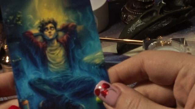 Распаковка обзор и расклад на новой современной колоде Таро влюбленных. Сложный выбор.