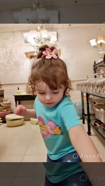 Смешное ИИ видео с младшей сестрой часть 2