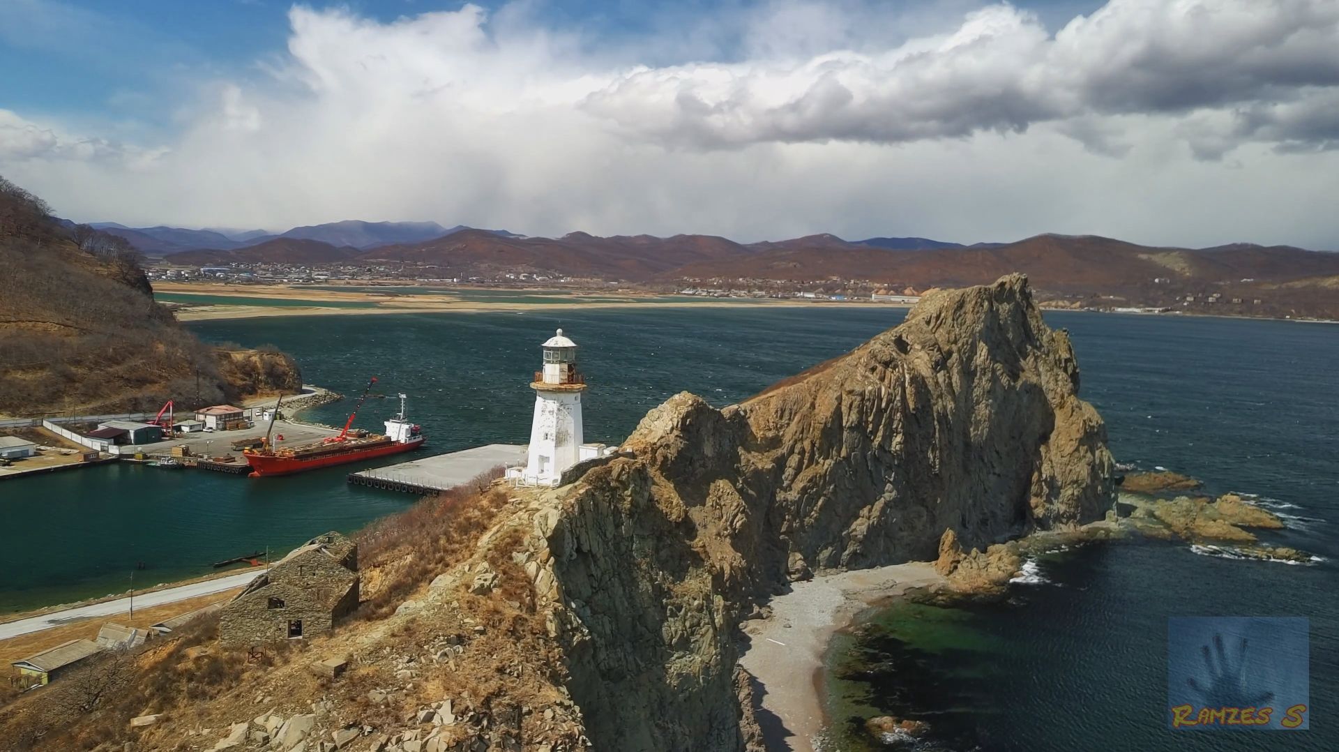 Маяк Рудный (весна).