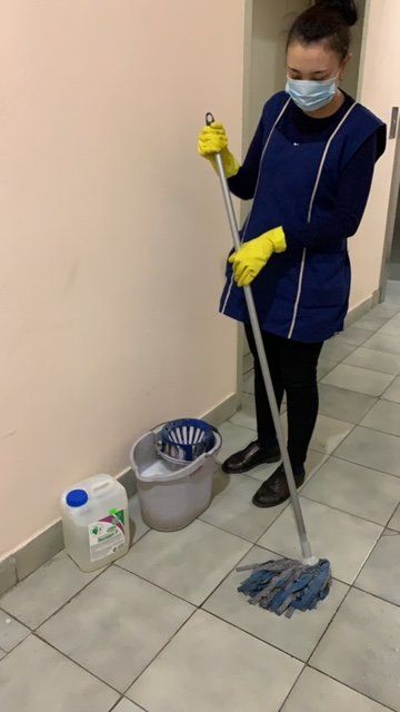 ЖЕСТЬ! УБОРЩИЦА-НЕЛЕГАЛКА ЗАРАЗИЛА ВСЮ ШКОЛУ ТУБЕРКУЛЕЗОМ! #shorts #short