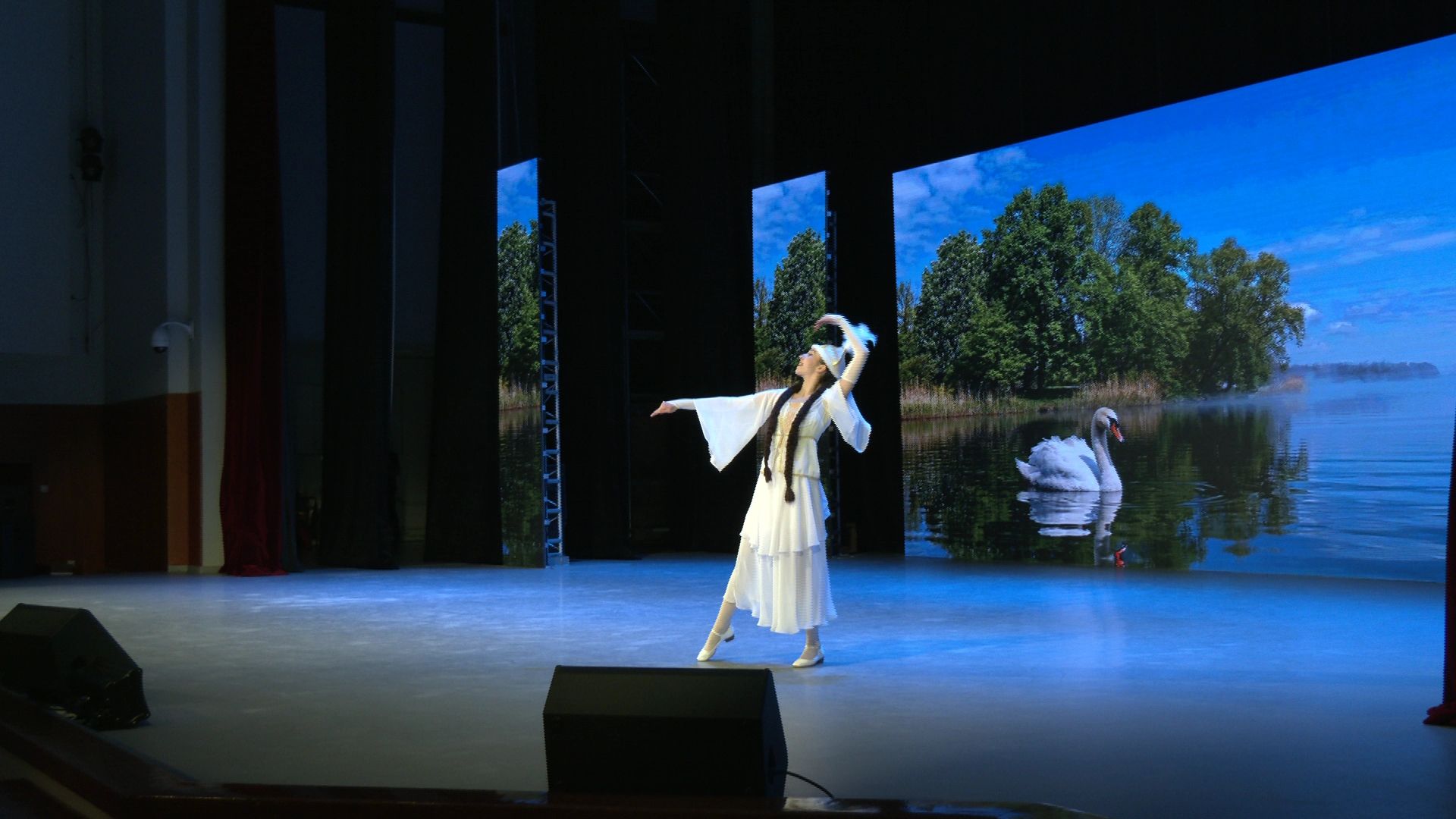 В Ханты-Мансийске танцы объединили культуру разных наций