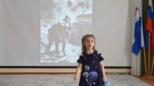 Стихотворение Зинаиды Александровны «Мне рукою машет маленький сынок» читает воспитанница Заруба В