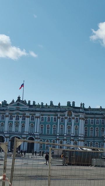 Прекрасные виды Санкт-Петербурга, Гостинный двор и здание Эрмитажа.