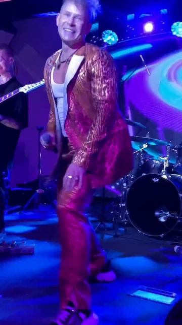 Live  Какой же мощный вчера был концерт! Спасибо всем, кто был с нами  #митяфомин