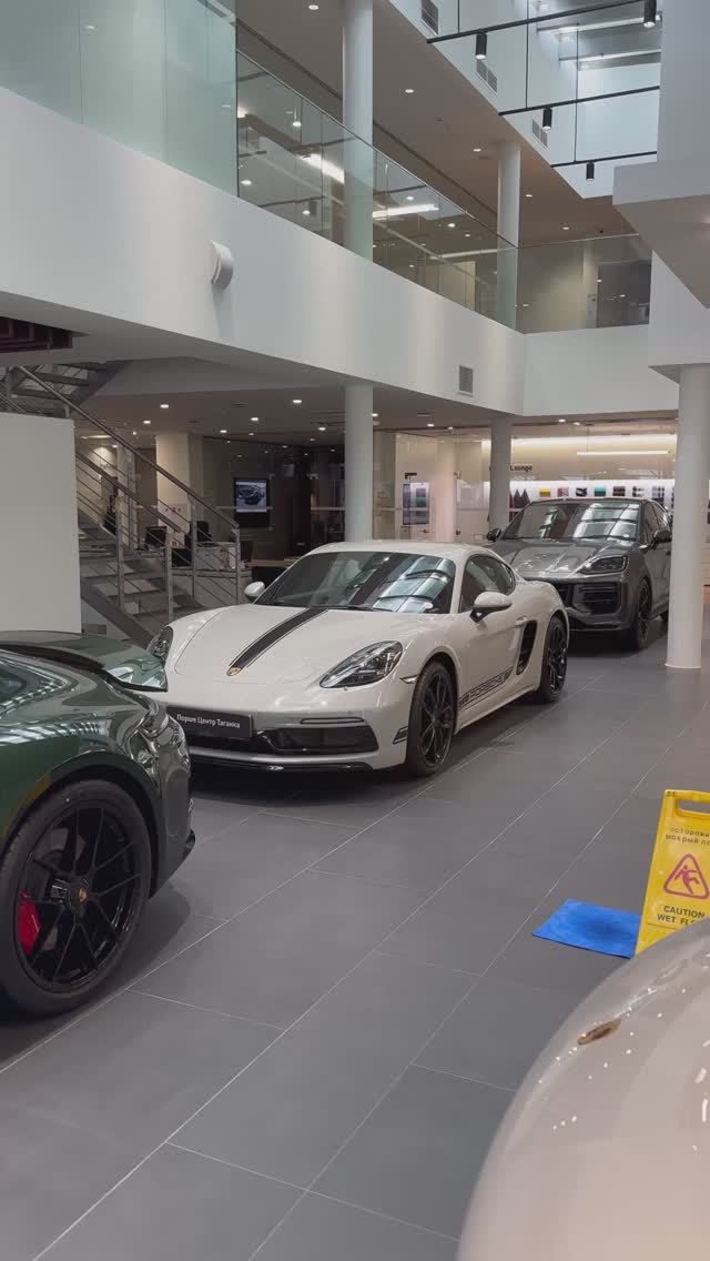 Porsche 718 Cayman in Crayon color  Порше 718 Кайман в цвете Крайон