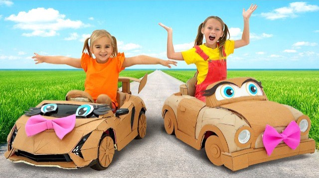 Алиса открывает магазин машинок — Картонные машинки для детей! И другие забавные истории для детей.