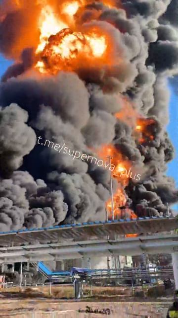 Пермь, после удара БПЛА ВСУ начался пожарище !!!