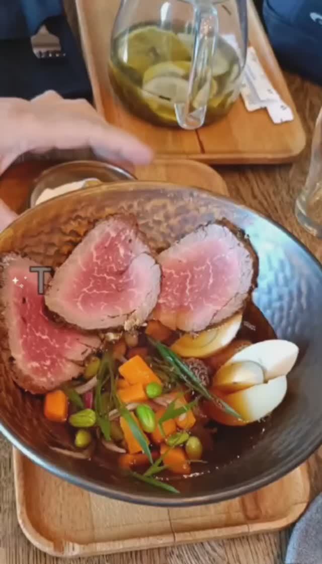 Такую окрошку вы еще не пробовали! #окрошканаквасе #необычнаяподача #холодныйсуп #квас #еда