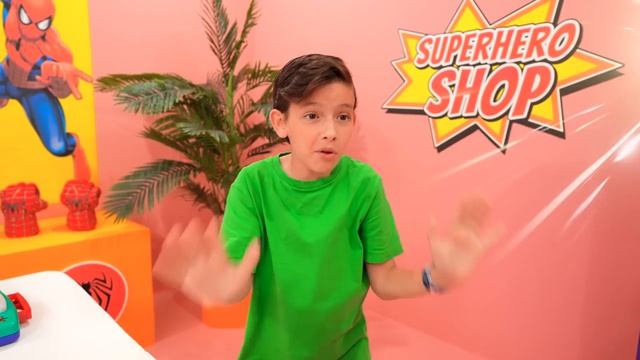 Рома и приключения в Магазине для Супергероев 🦸_♂️