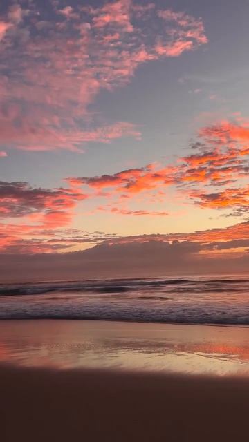 ОДИН ЗАКАТ НЕ ПОХОЖ НА ДРУГОЙ, КРАСКИ НЕБА НЕ БЫВАЮТ ОДИНАКОВЫМИ.