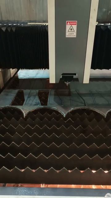 Станок лазерной резки листа 25 мм HGTECH SMART3015 6 кВт