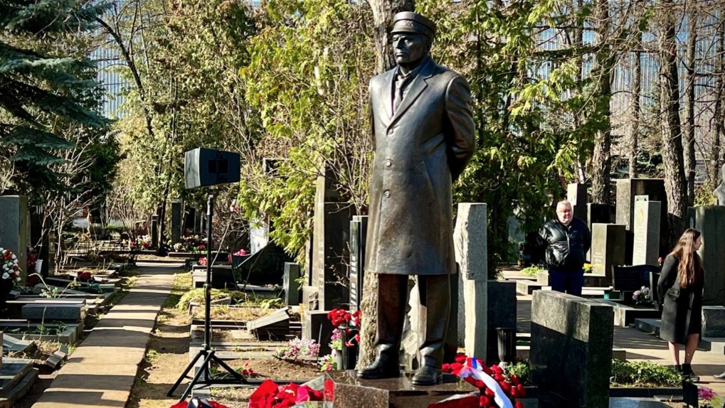 ЖИРИНОВСКИЙ ВЛАДИМИР ВОЛЬФОВИЧ 🫶❤🙏😰😰😰😰😰🌹🌹🌹🌹🌹🌹🌹🌹🕊🕊🕊🕯🕯🕯СВЕТЛАЯ ПАМЯТЬ
