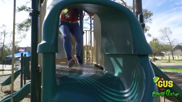Bug and Animal Hunting at Outdoor Playground for Kids with  Gus the Gummy Gator !