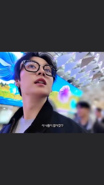 Линоу выпустил новый мини блог на ютубе на английском и корейском языке