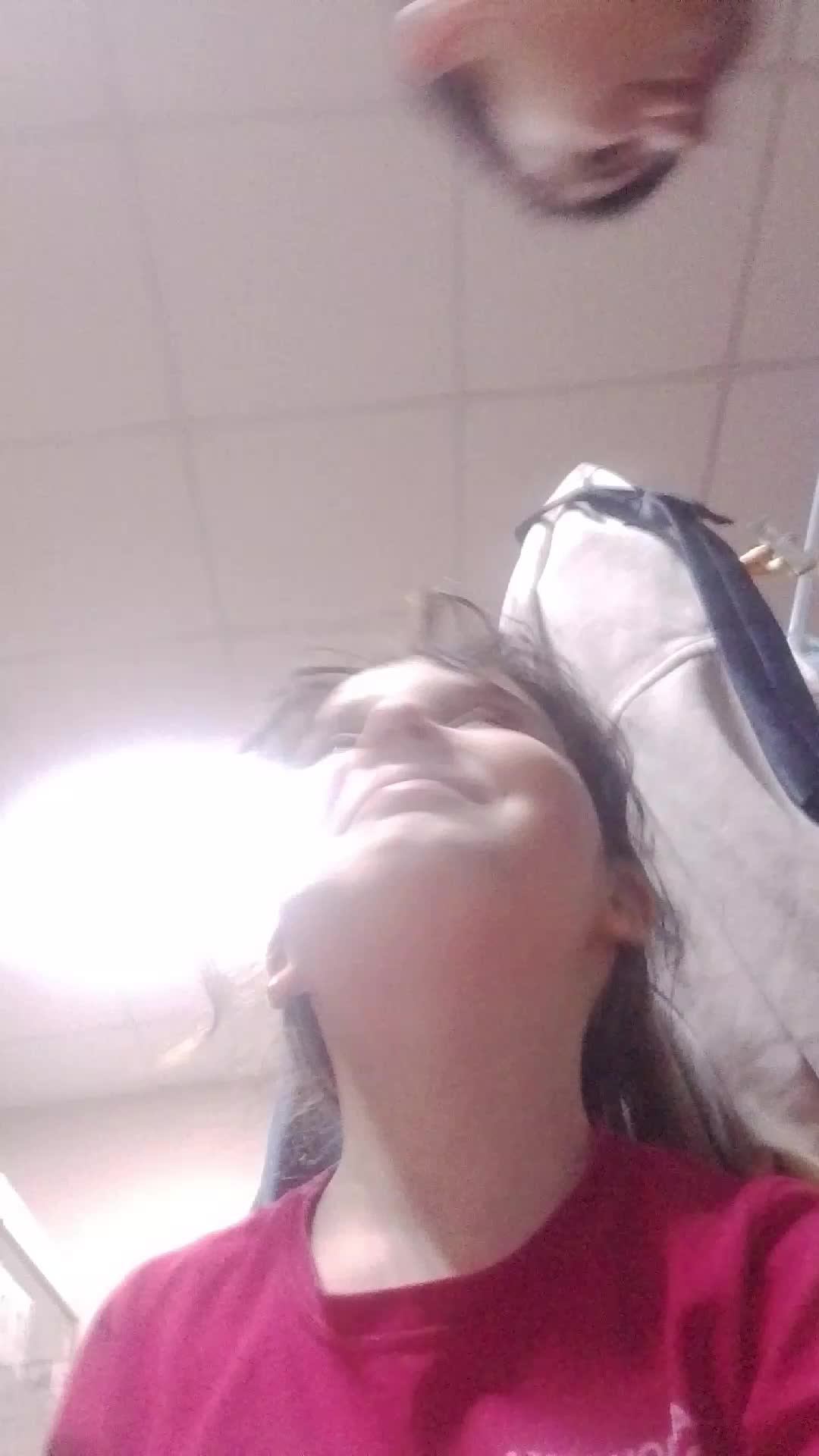 софа снимает первый раз