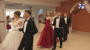 Элегантный и величественный бал перенёс присутствующих в сказочную атмосферу XIX века