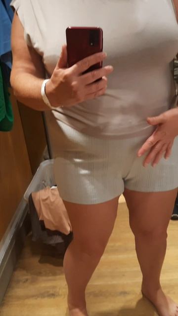 Примерки в КOTON неспортивная дама на спорте