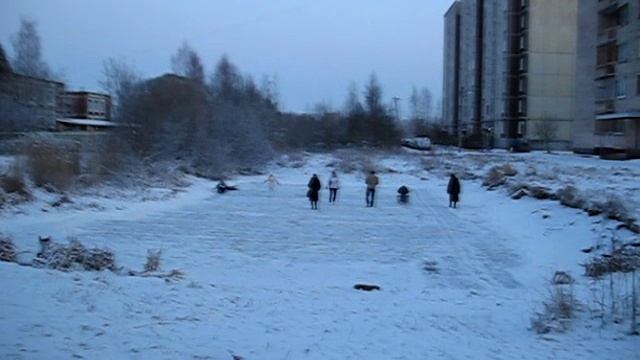 Каток на пруду.